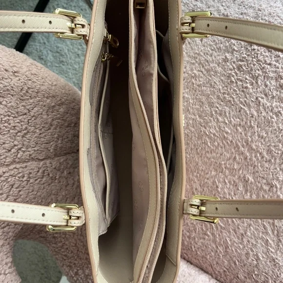 Tory Burch Saffiano Leather Tote/ Light Oak/Excellent Condition - Picture 6 of 16